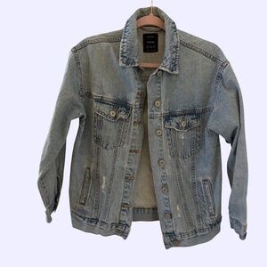 Bershka Oversized Light Wash Distressed Denim Jacket XXS